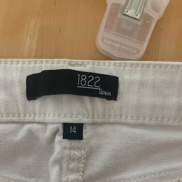 Super Cute 1822 Cream Color Jeans Frayed Hem - Picture 4 of 5